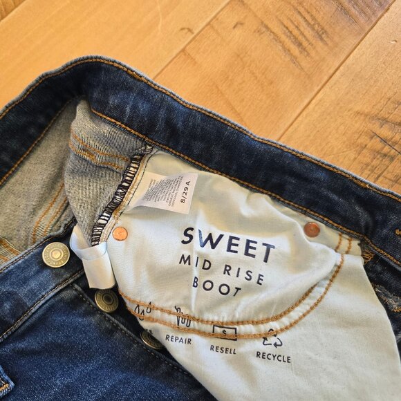 Women's Lucky Brand Buttonfly Sweet Mid Rise Boot Cut Jean Size 8/29A - Picture 6 of 7